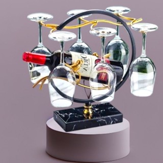 Kệ để rượu vang kèm 6 móc treo ly bằng kim loại mạ vàng tinh tế có đế phủ vân đá sang trọng