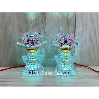 Cặp đèn bàn thờ pha lê hoa sen đổi màu thân thỏi vàng cao 17cm