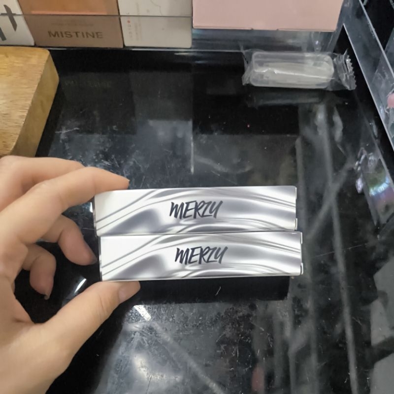 Son lỳ merzy CM06
