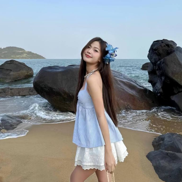 Set Đồ Nữ Đi Biển, Set Áo Kẻ Xanh Phối Chân Váy Trắng Thêu Hoa Viền Ren Sang Chảnh Cho Nàng Đi Chơi, Du Lịch Sang Chảnh | BigBuy360 - bigbuy360.vn