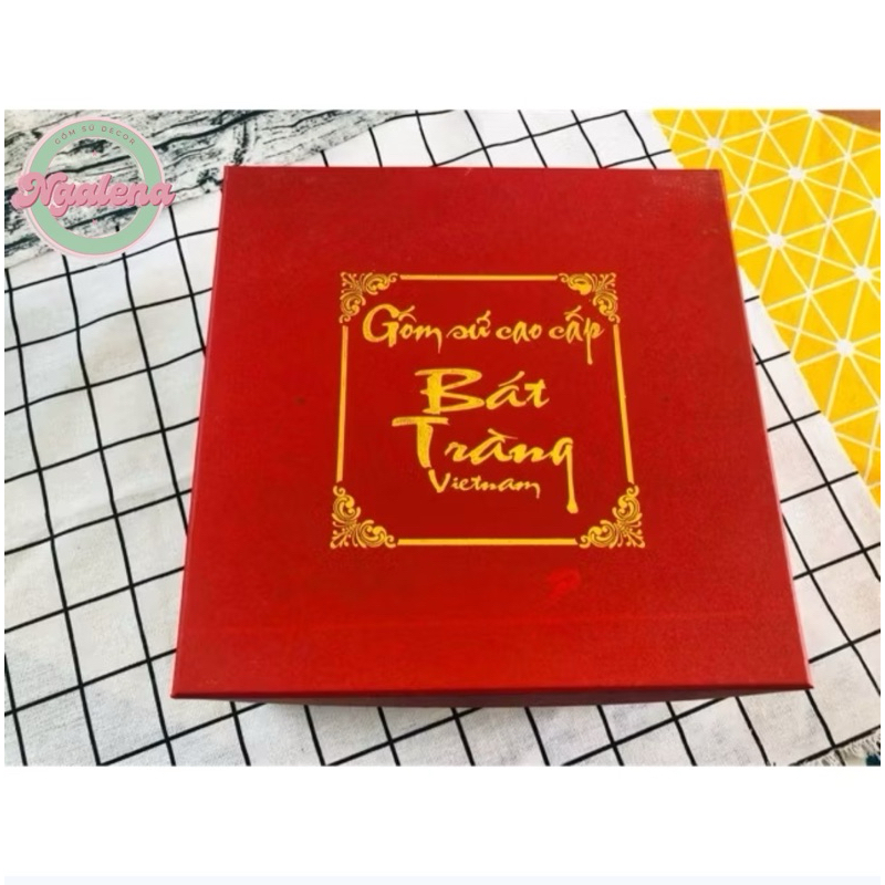 HỘP XI ĐỎ ĐỰNG ẤM CHÉN LÓT LỤA VÀNG