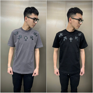 Áo phông chữ thập thêu da đính mặt logo kim loại bản neww hostt 2025