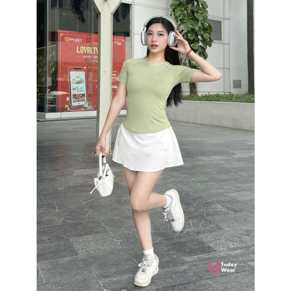 Set đồ tập gym yoga thể thao áo Running tee xanh bơ mix chân váy Lina skirt trắng Today U Wear có sẵn quần bảo hộ | BigBuy360 - bigbuy360.vn