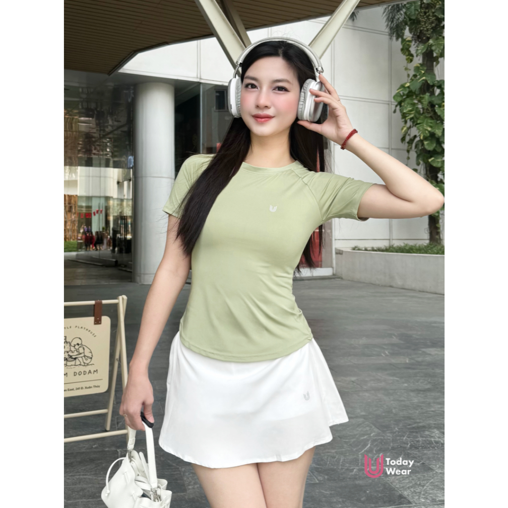 Set đồ tập gym yoga thể thao áo Running tee xanh bơ mix chân váy Lina skirt trắng Today U Wear có sẵn quần bảo hộ | BigBuy360 - bigbuy360.vn