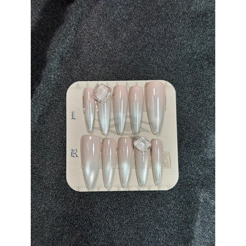 NAILBOX RIHIMA - Mẫu mắt mèo ombre hồng đính đá trong suốt