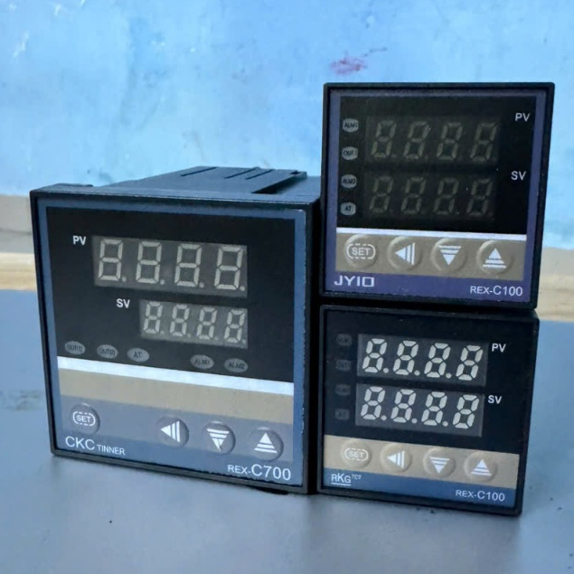 Bộ Điều Khiển Nhiệt Độ REX C100 REX C700 Out Relay /SSR 0-400°C