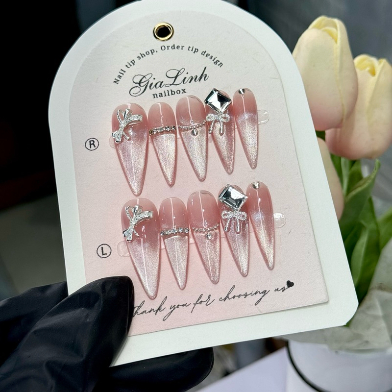 M450 nailbox thiết kế mắt mèo ánh trăng hồng phối đá charm xinh