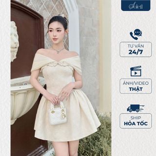 Váy Đầm Thiết Kế Nữ Gấm Dáng Ngắn Trễ Vai Tùng Xòe Bồng Đính Nơ Phối Đá Sáng Màu Be Tiểu Thư SOLEIL - CUPID DRESS VD29