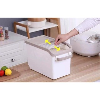 Thùng đựng 10kg, 12kg thiết kế nắp kéo thông minh chống bụi, chống ẩm mốc, côn trùng kèm cốc đong gạo chia vạch