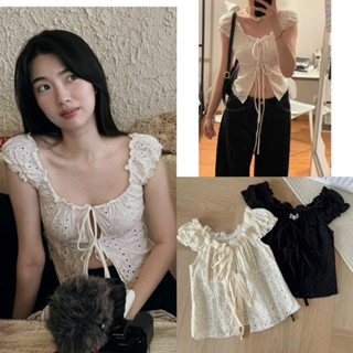 Áo kiểu nữ thô boi đục lỗ”MINHE Top” tay nhún bèo cột nơ Hàn Quốc hot trend