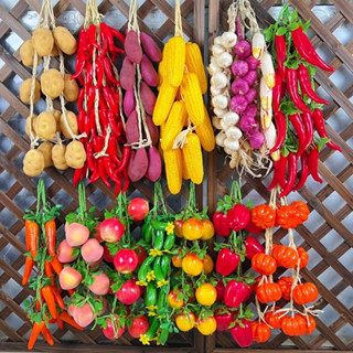 Dây củ quả giả, trái cây, hành tỏi, ớt, ngô, khoai lang, dây nông sản giả treo trang trí chợ quê