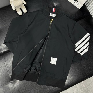 Áo Khoác Bomber Gió Nam thômPhối 4 Vạch Tay Siêu Nét - Áo Khoác Bomber Nam Thôm Bờ Rao An Thuyên Cao Cấp 2025