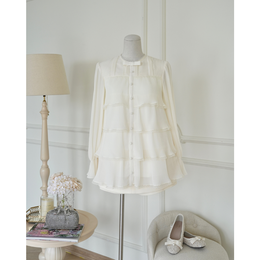 JOIE DES ROSES - Áo babydoll bốn tầng bèo nhún ren phối nơ Mira Top | BigBuy360 - bigbuy360.vn