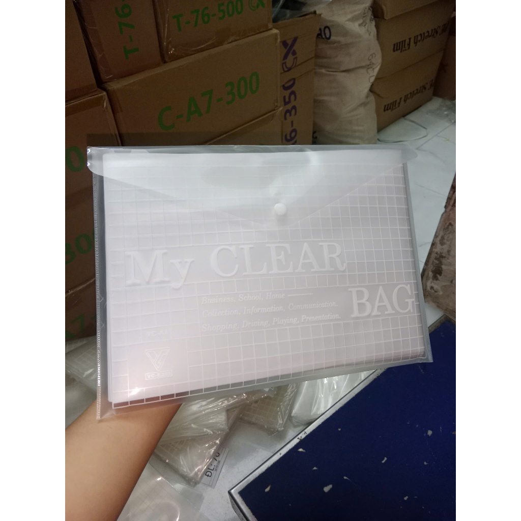 500gr giấy a4 hàng xả kho lộn xộn giấy, hàng còn mới 99% tặng kèm bìa nút bảo vệ luôn 😘 (khoảng 100-