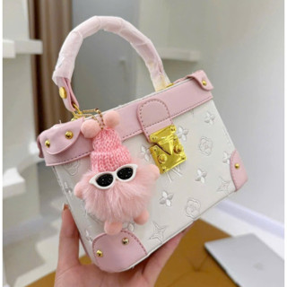  Túi Xách Tay Nữ Dáng Hộp – Túi Cốp Khóa Vàng Sang Trọng Tặng Kèm Charm Gấu – 3 Màu Hot Trend TXN057 