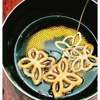 Khuôn bánh nhúng kèm que- Khuôn làm bánh nhúng các hình( mẫu ngẫu nhiên)