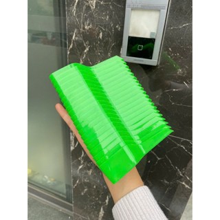 Xúc cám , xúc thức ăn cho chim