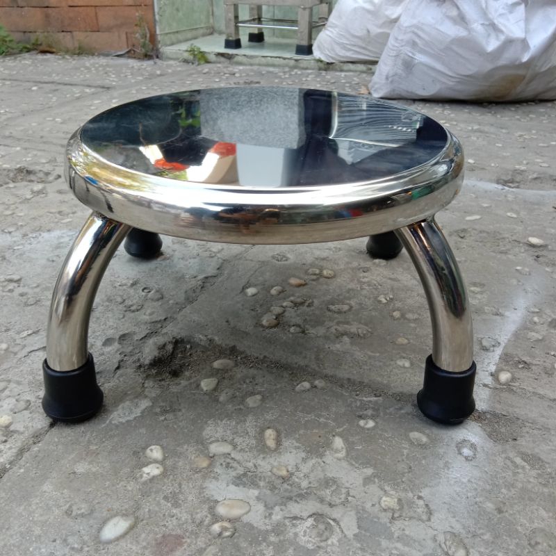 ( o25mm) Ghế inox tròn ngồi thấp ống o25mm dày, cao 15cm.Có 2 lọai inox 201 và inox 304 .