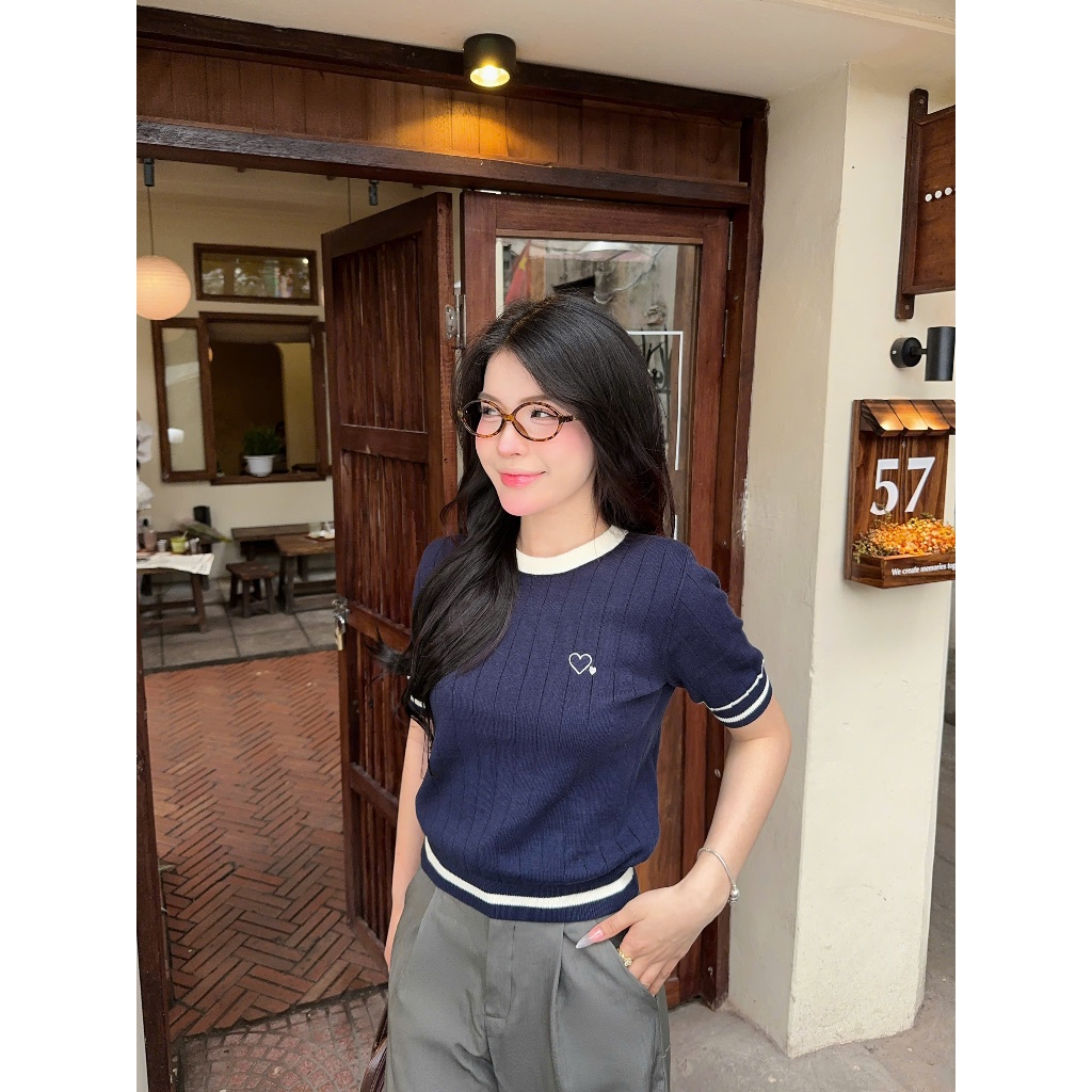 Áo len lông thỏ cộc tay mùa hè cổ tròn phối viền đỏ kẻ sọc hình thêu trái tim ALC07 thiết kế DELIZ | BigBuy360 - bigbuy360.vn