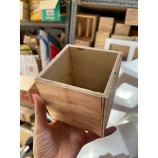 hộp gỗ vuông cắm hoa