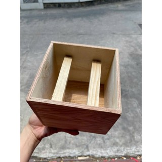 hộp gỗ vuông cắm hoa