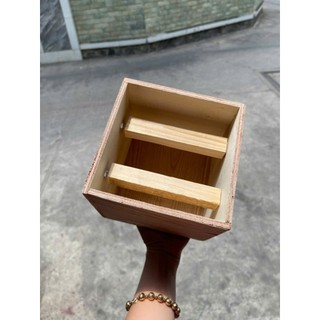 hộp gỗ vuông cắm hoa