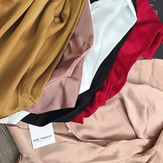 Áo sơmi vạt chéo lụa satin