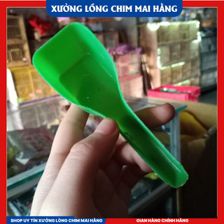Muỗng Xúc Cám Cho Chim Cảnh Nhựa Xanh - Thìa Cúc Cám Tiện Lợi