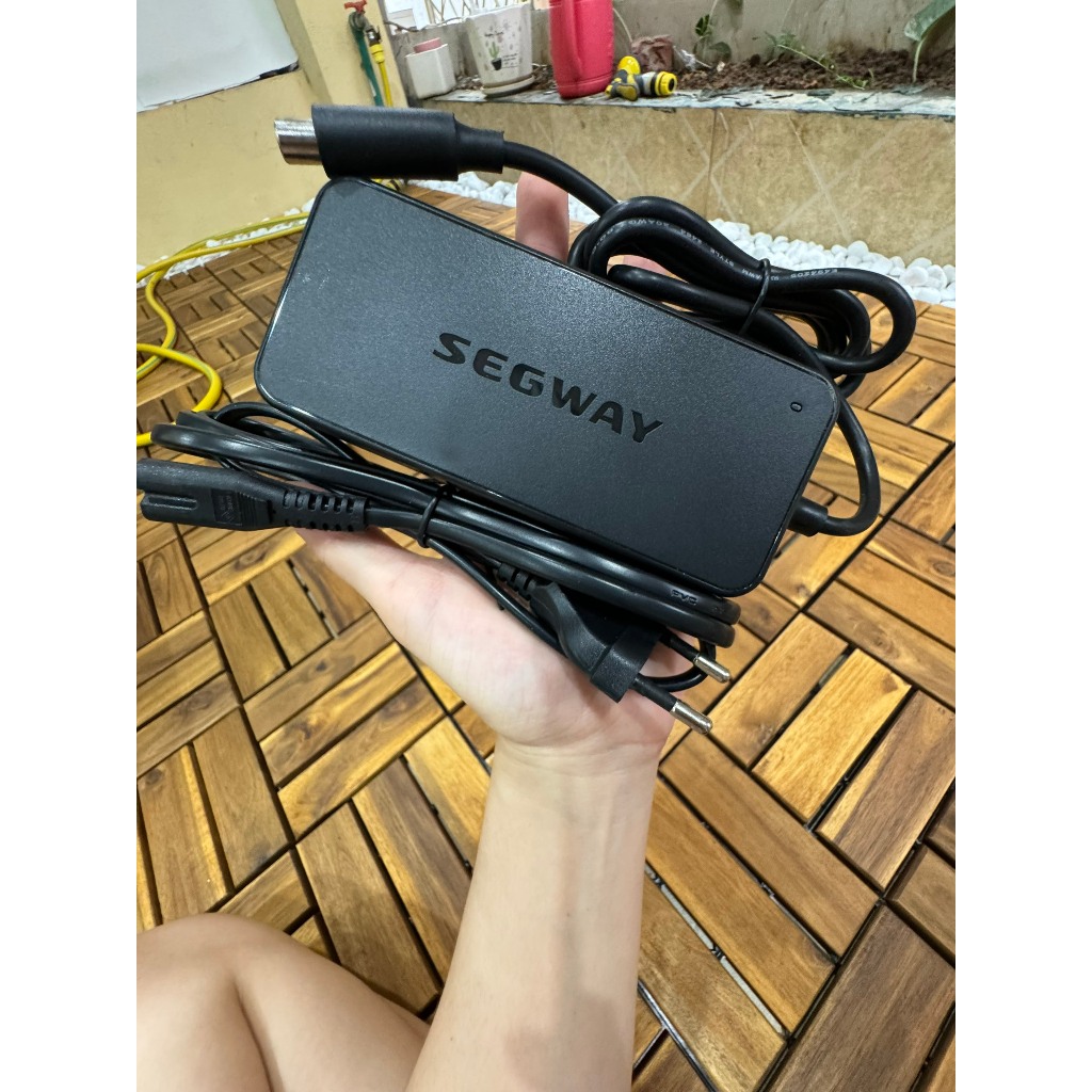 Củ Sạc Xe Điện Ninebot Scooter ES1
