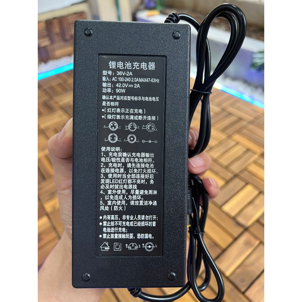 🔋 Sạc Xe Điện 42V 2A – Có Quạt Tản Nhiệt, Đèn Báo Sạc – Dùng Cho Xe Pin 36V