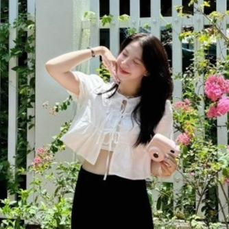 (Tặng kèm áo quây)Áo babydoll dáng ngắn , Áo croptop tay phồng thắt nơ tặng kèm áo hai dây trong MA209 | BigBuy360 - bigbuy360.vn