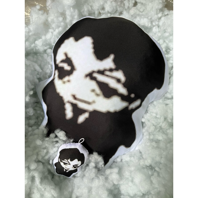 Gối ôm Roland nhồi bông (limbus company)