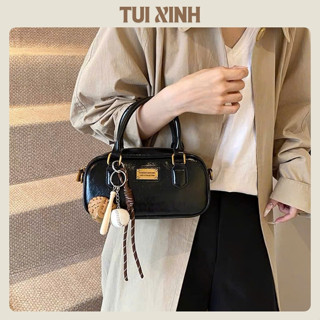 Túi xách nữ đeo chéo dáng hộp kèm móc khóa bóng chày, phong cách Hàn Quốc - T11