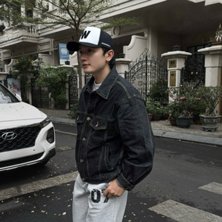 Áo khoác jeans nam/nữ Lark Studio Boxy Denim Jacket Oversized - Dáng áo boxy tôn dáng