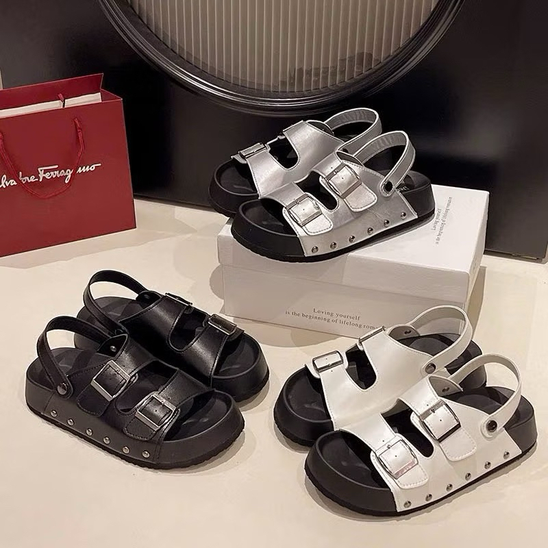 Sandal nữ phối đinh chất da mềm êm chân siêu nhẹ tăng chiêu cao mã 391