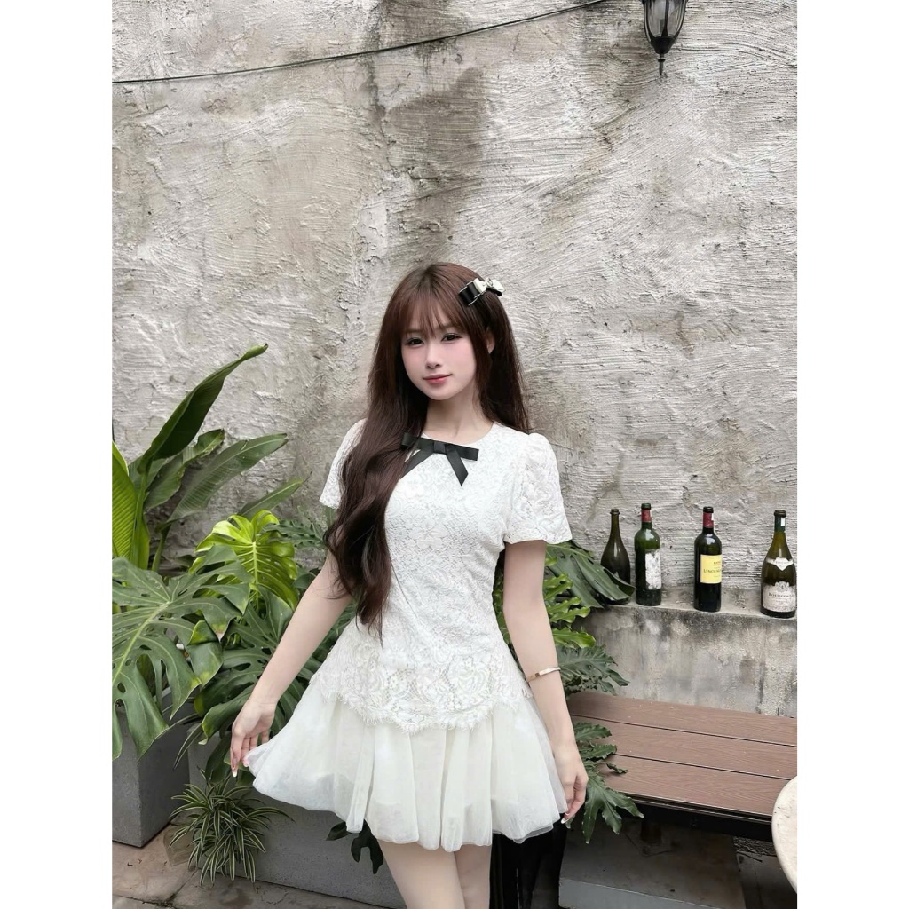 Set Áo Ren 2 Màu Đính Nơ Đen, Cổ Tròn Tay Bồng Mix Chân Váy Lưới Tơ 4 Lớp Dáng Ngắn Bồng Bềnh Style Nàng Thơ (Ảnh Thật) | BigBuy360 - bigbuy360.vn