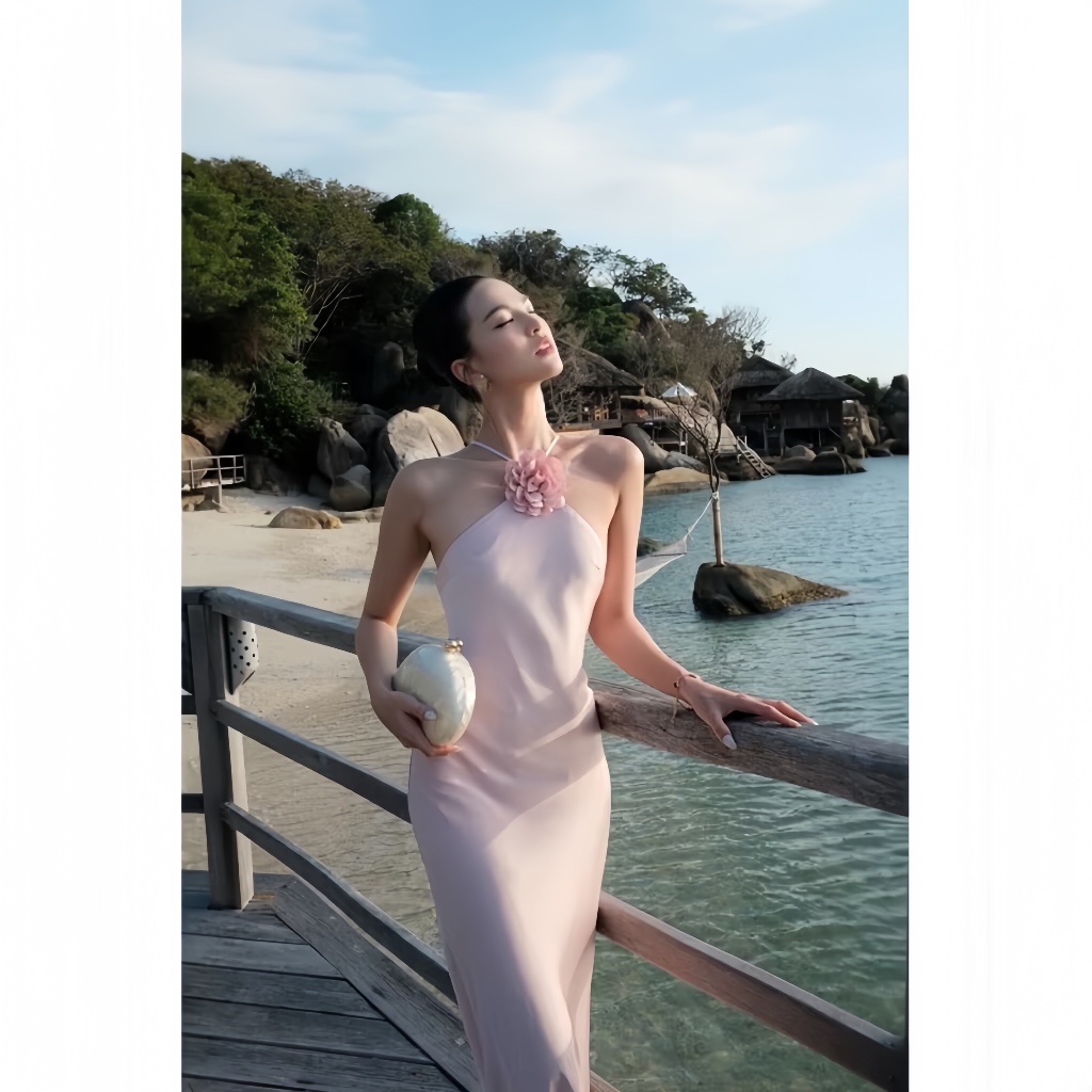 Đầm Lụa Cổ Yếm Dáng Dài Sang Chảnh - Váy Lụa Cổ Yếm Hở Lưng Có Mút Chất Hàn Châu Siêu Đẹp - Laylin Dress