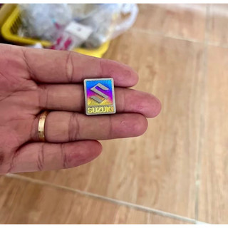 logo suzuki +kèm keo dán (giá 1 tem)
