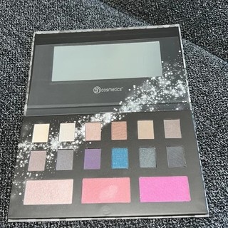 Bảng Mắt Má BH Cosmetics Silver Strike – Tông Trắng Băng Lạnh Sang Chảnh
