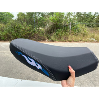  Yên Xe Điện 133  Ngắn -Dài  Da Yên Thêu Lửa-Hàng Chất Lượng L1   lưu ý : anh chị chọn đúng đời xe  