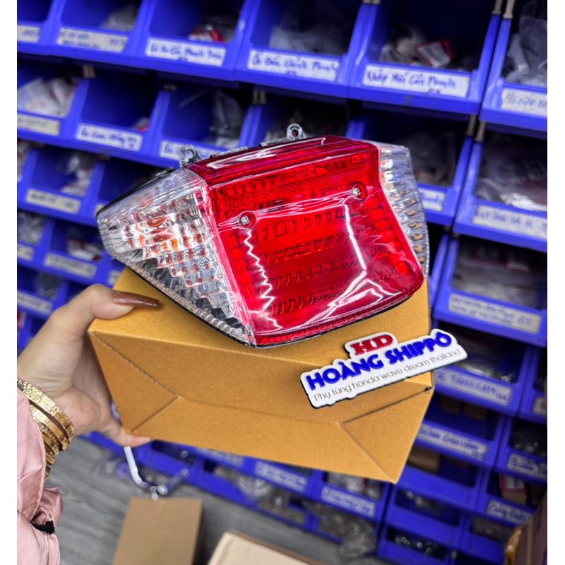 Đèn hậu dream HMA trong suốt