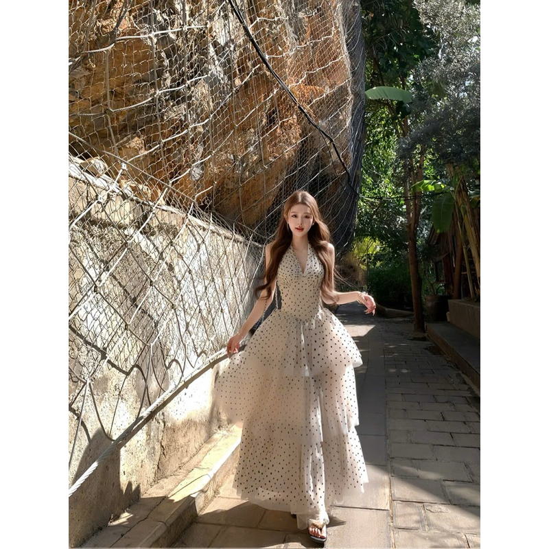 ĐẦM VOAN MAXI CHẤM BI ĐEN ĐẦM XOÈ XẾP LY BA TẦNG VIỀN CỔ YẾM ĐI CHƠI ĐI DU LỊCH SANG CHẢNH