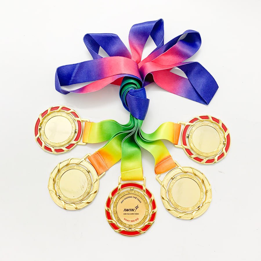 Huy chương in theo yêu cầu Huy chương iwin xoay 360 độ bóng đá bóng chuyền dây lụa satin cao cấp đườ