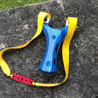 Ná cao su nhựa màu vân xanh ,kèm 3 dây