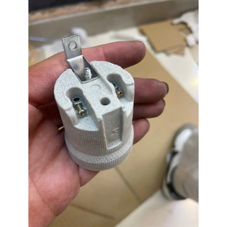 💡 Đui Đèn Sứ E27 Giá Rẻ – Lựa Chọn Tiết Kiệm Cho Mọi Công Trình | OWL Lighting