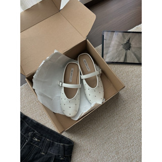   hiện đang sẵn  Giày Nữ Flip Flops Meibaiyi – Đính Hạt Da Mềm Phong Cách Dịu Dàng QCCC Hè 2025 