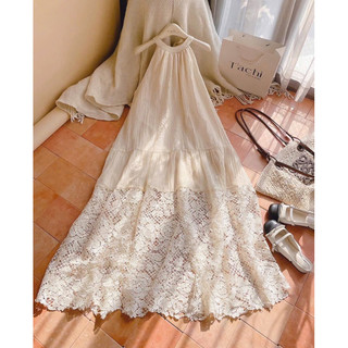 Váy maxi đi biển cổ yếm voan tơ chân ren xoè