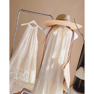 Váy maxi đi biển cổ yếm voan tơ chân ren xoè