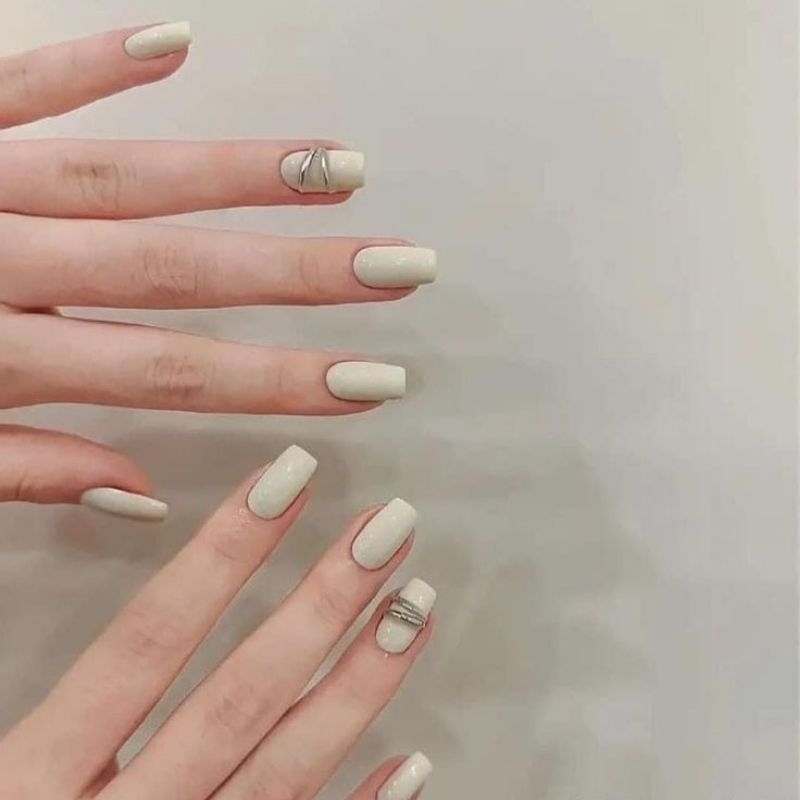 Móng giả đính đá charm nơ cao cấp - B68