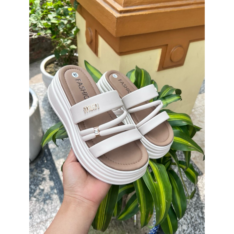 Dép nữ Đế Cao. quai da cài mác.Đế xuồng cao 6cm tăng chiều cao ( Mẫu 1)